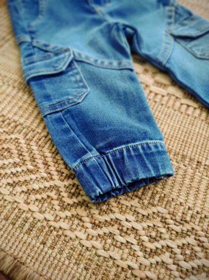 Baby cargo jean c/ puño - Imagen 2