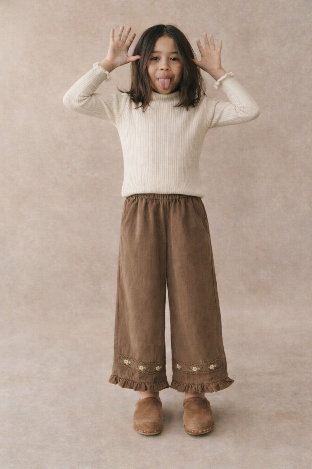 Pantalón bordado - Imagen 7